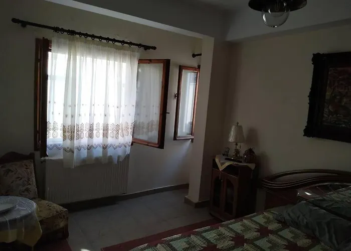 House In Center Of Chios And Next To The Port